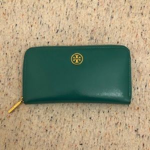 Tory Burch Robinson Zip Continental Wallet